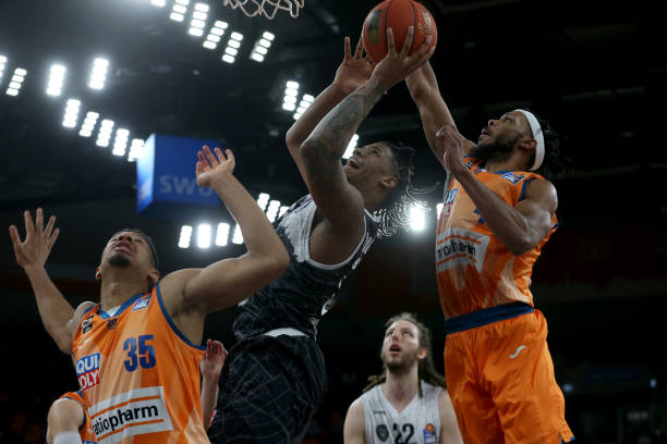 管理层通常 管理层通常